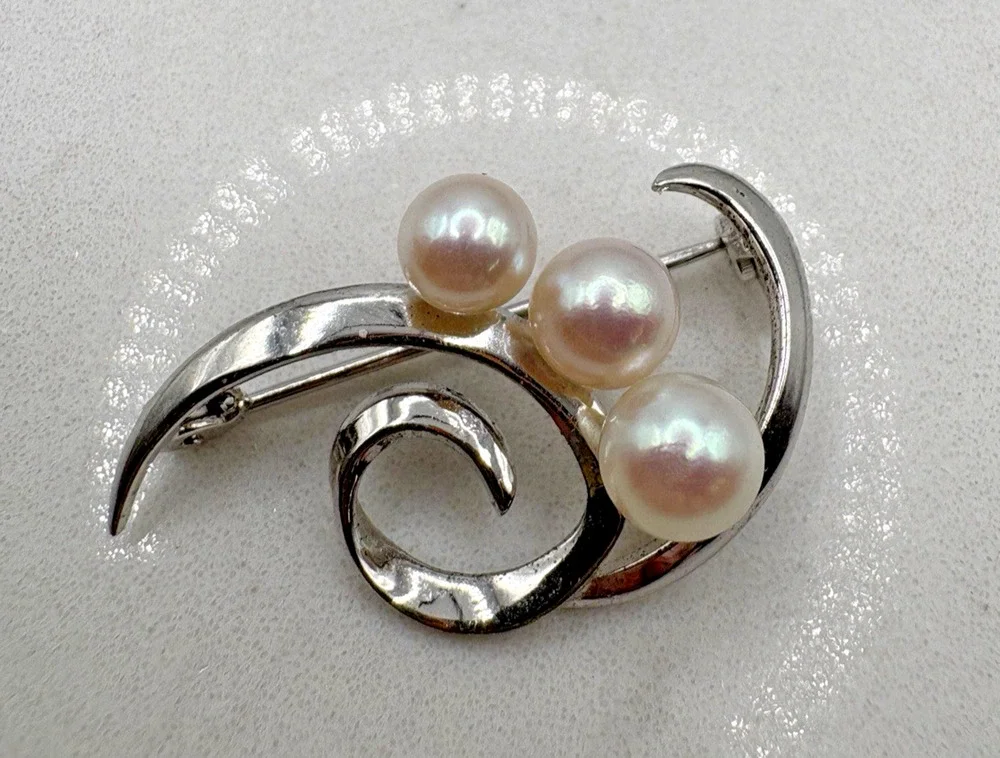 Beautiful Mikimoto Ocean Akoya Pearl Sterling Silver Figural Spray Pin Brooch